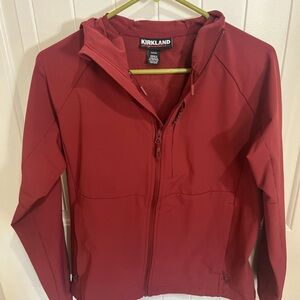 Kirkland Maroon Soft Shell Jacket Sz S Waterproof Hood Pockets Like New Outdoors